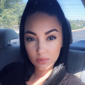 Meet your Posher, Digna